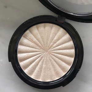 OFRA X NIKKIE TUTORIALS HIGHLIGHTER GLAZED DONUT